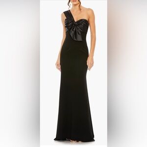 Mac Duggal One-Shoulder Trumpet Gown. 2112